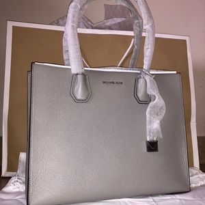 Michael Kors “Mercer Extra Large” tote purse